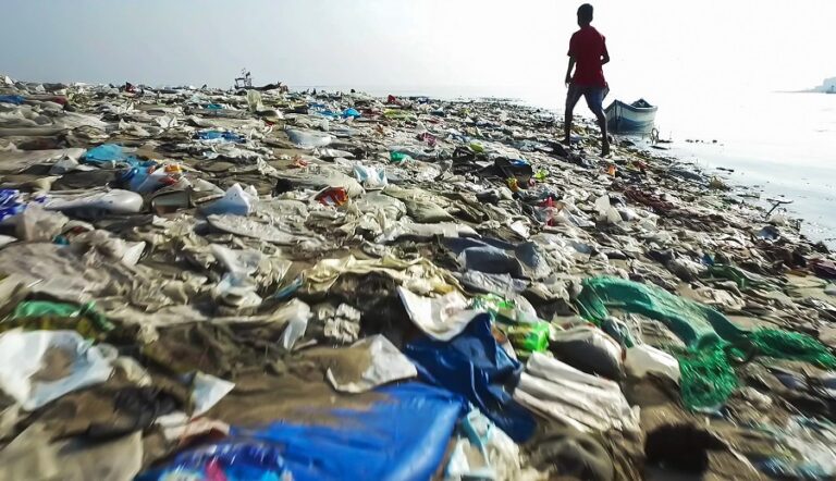 marea de plastico