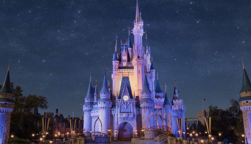 detras de las atracciones